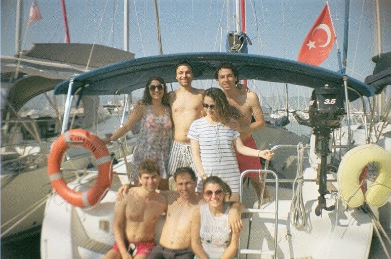 Cover Image for Yelken Dolu Bir Hafta