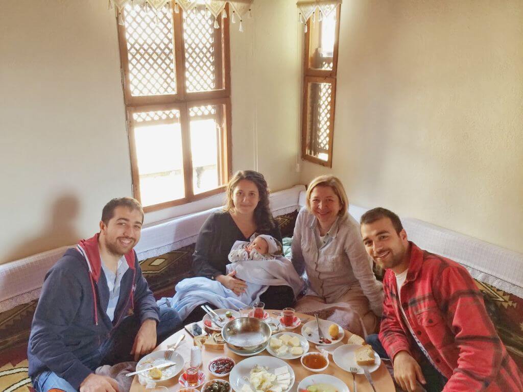 3lJ57xKUTqJuh2t1J6_pEj1SbJrxGtVsD-RiFQF55moP=w1910-h1432-no